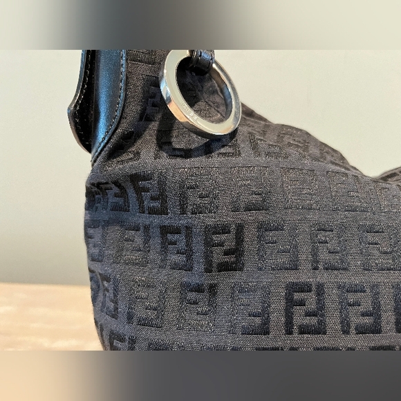 Fendi Zucchino Oyster Shoulder Bag Black Logo/w Silvertone Hard… - Picture 13 of 16
